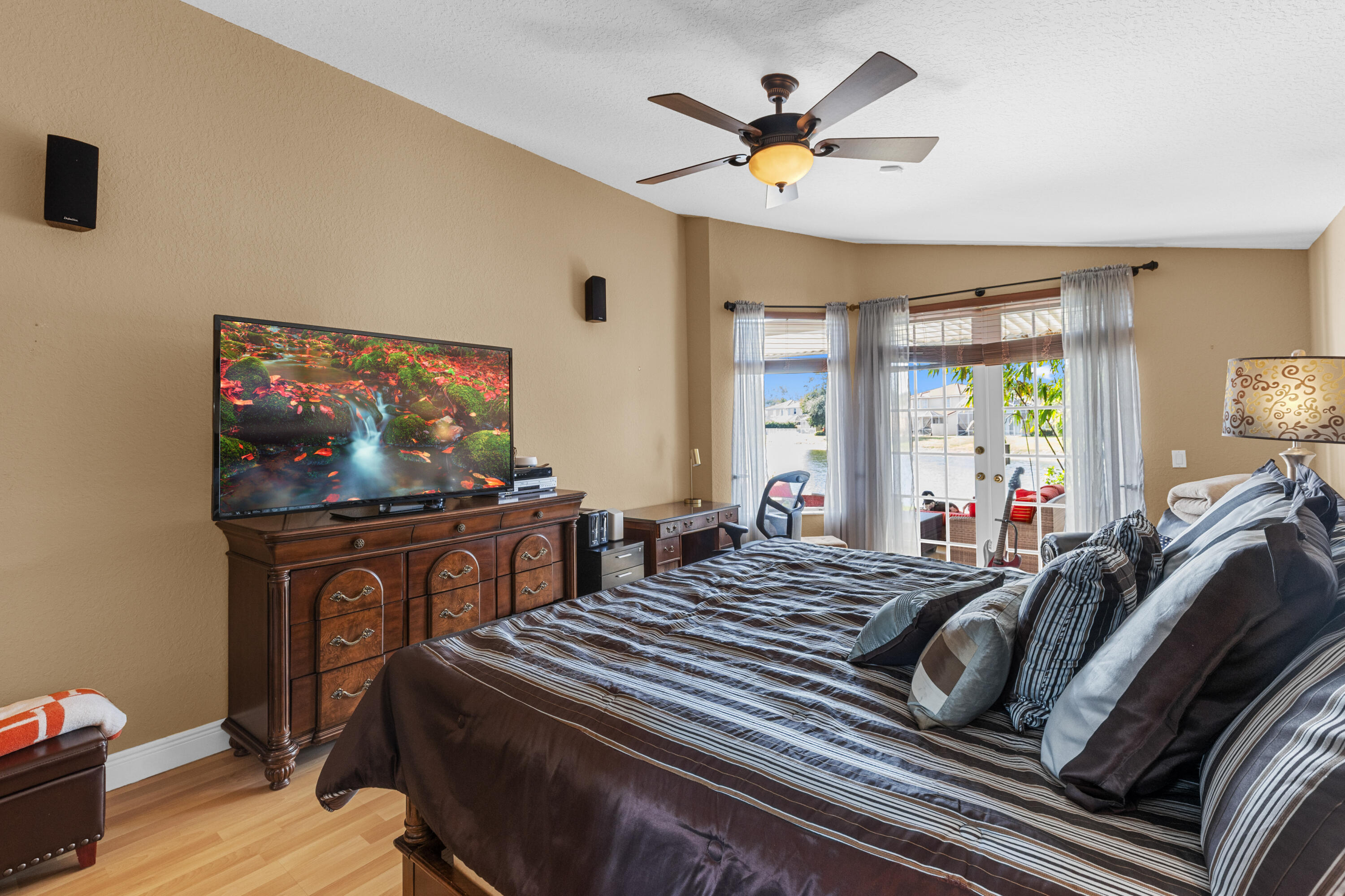 6595 Waverly Lane