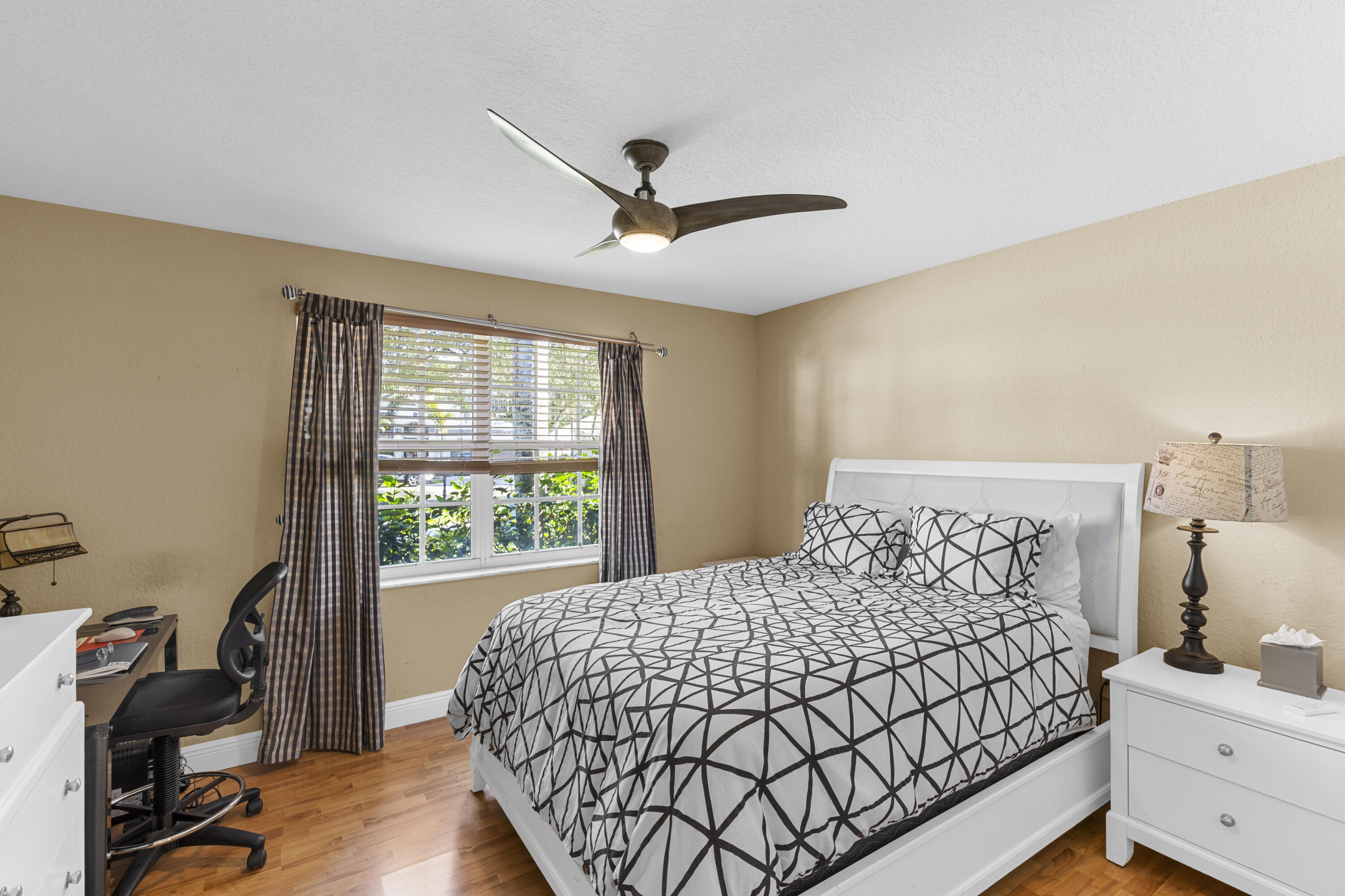 6595 Waverly Lane