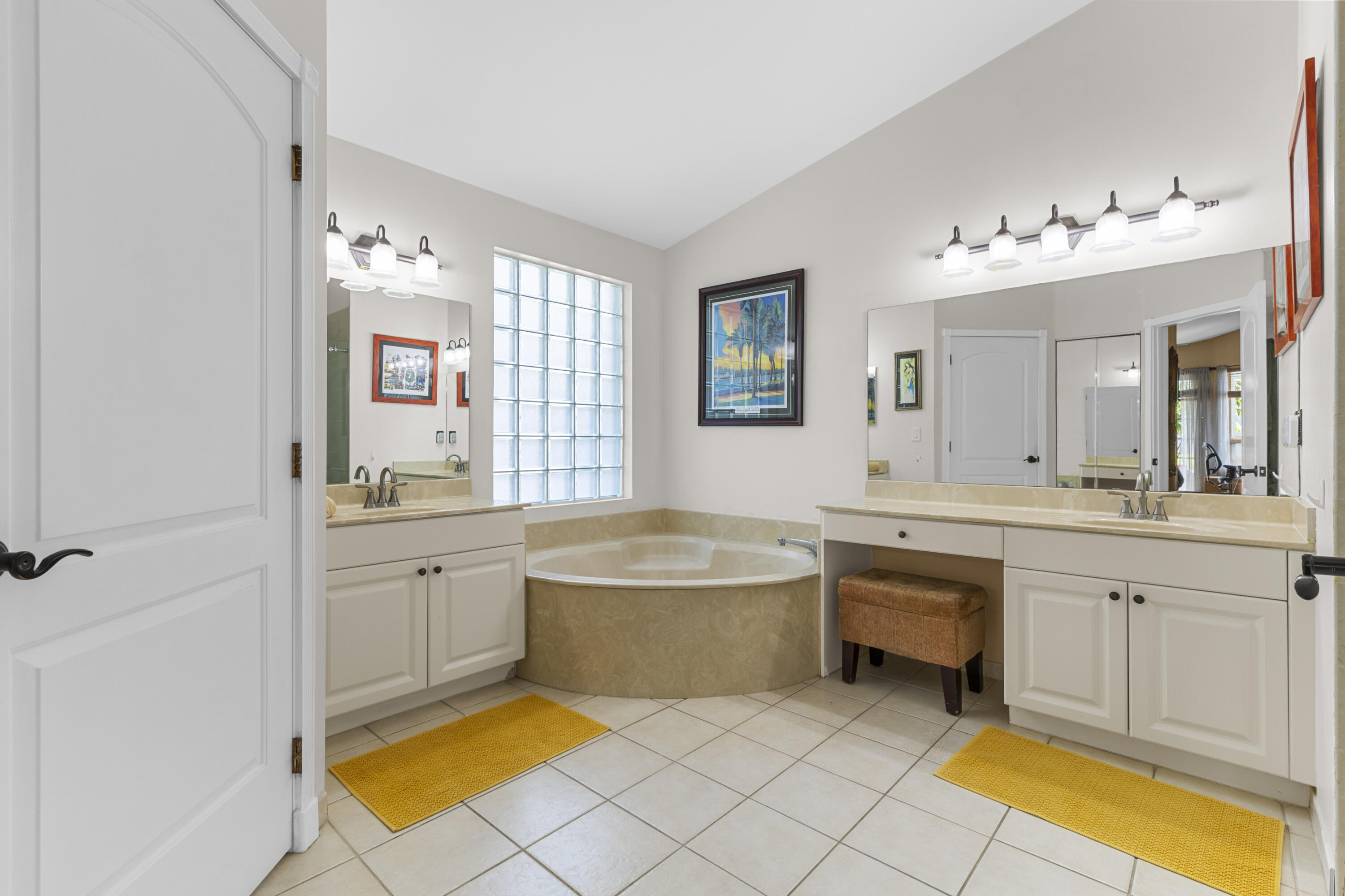 6595 Waverly Lane