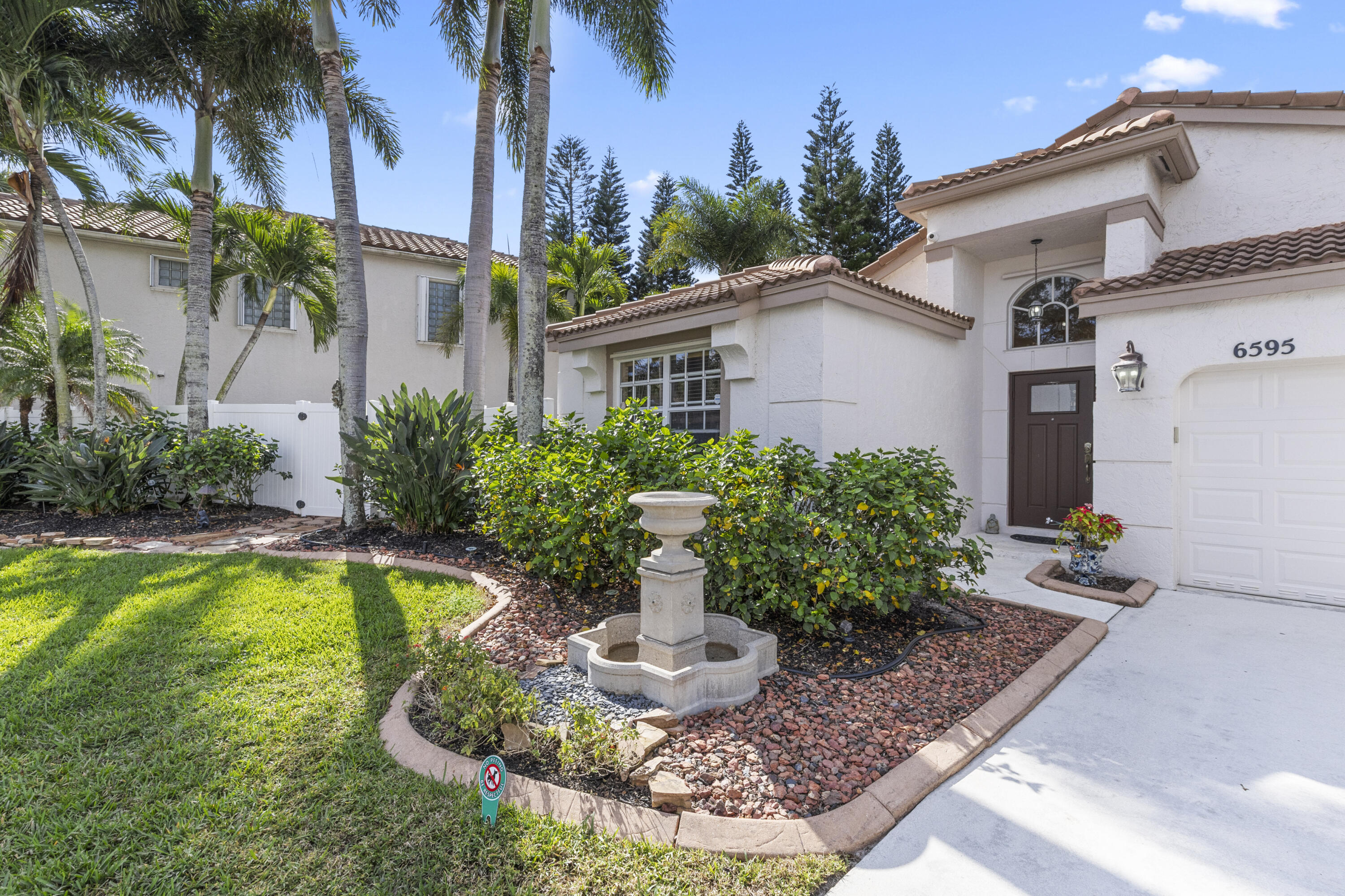 6595 Waverly Lane