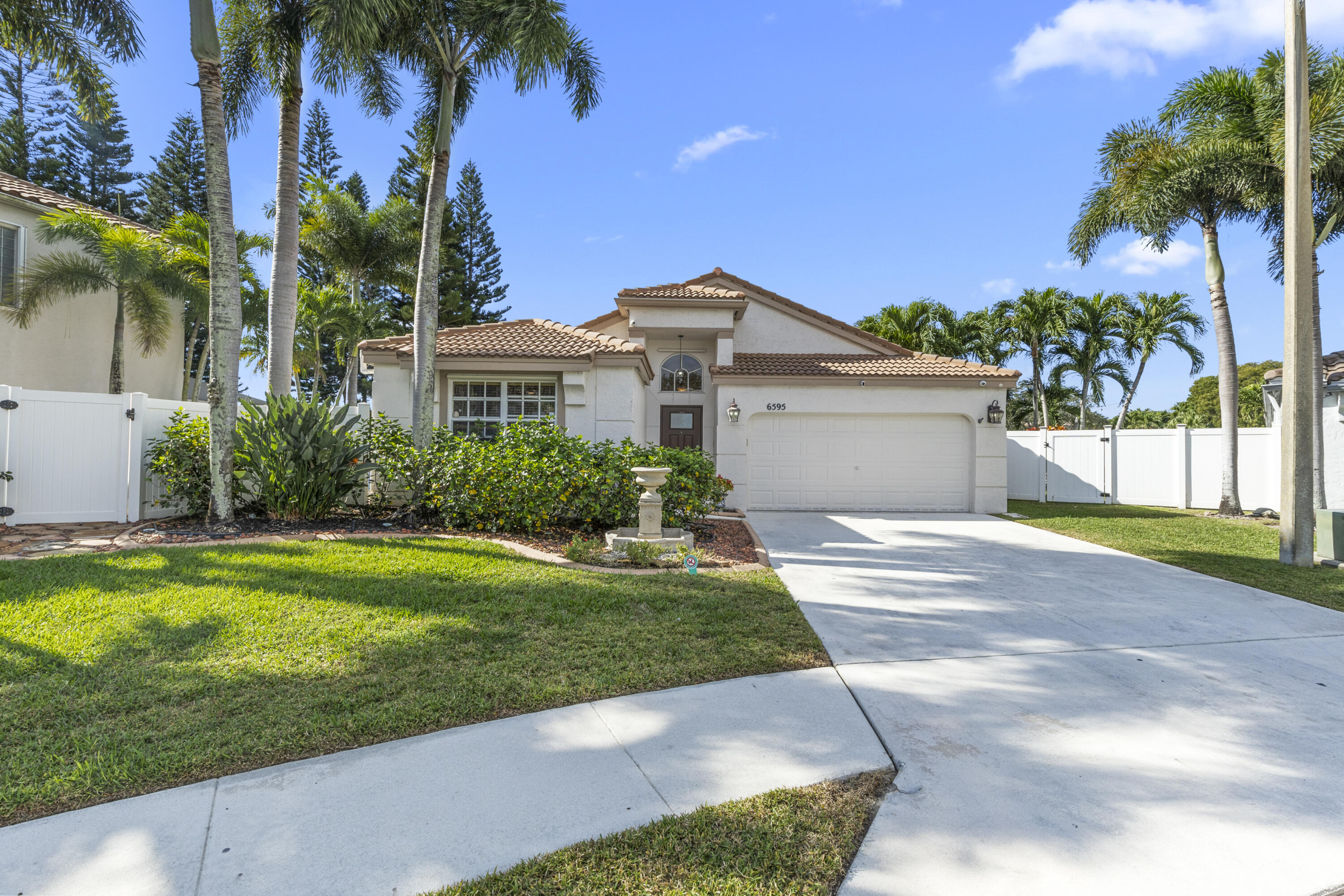 6595 Waverly Lane