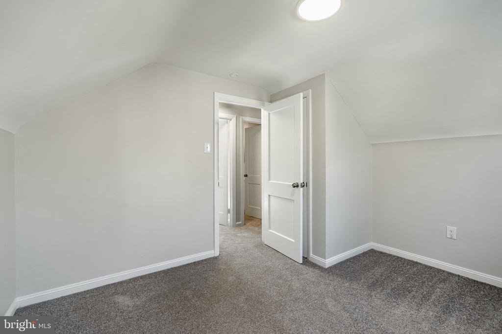 2113 Haverford Rd