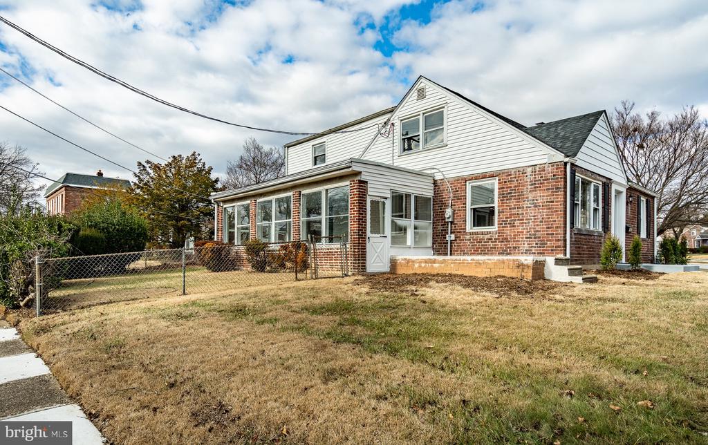 2113 Haverford Rd