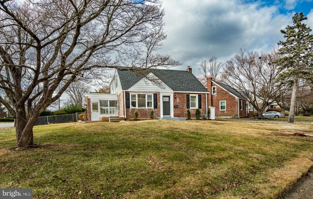 2113 Haverford Rd