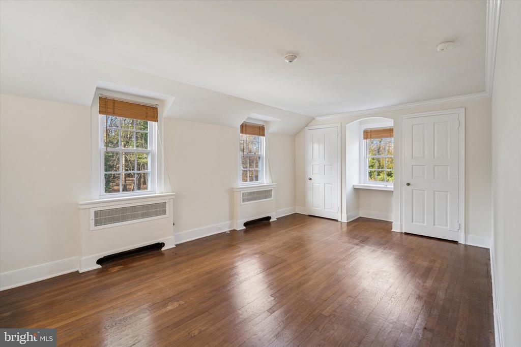 250 LANDOVER ROAD