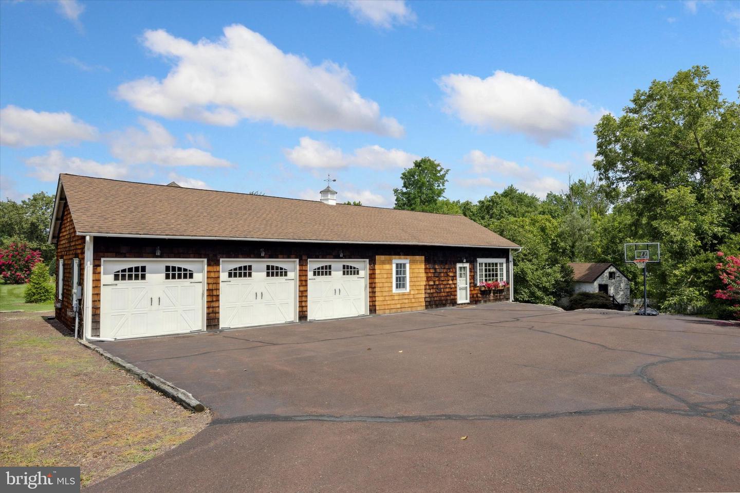 805 Nesbitt Road Rd