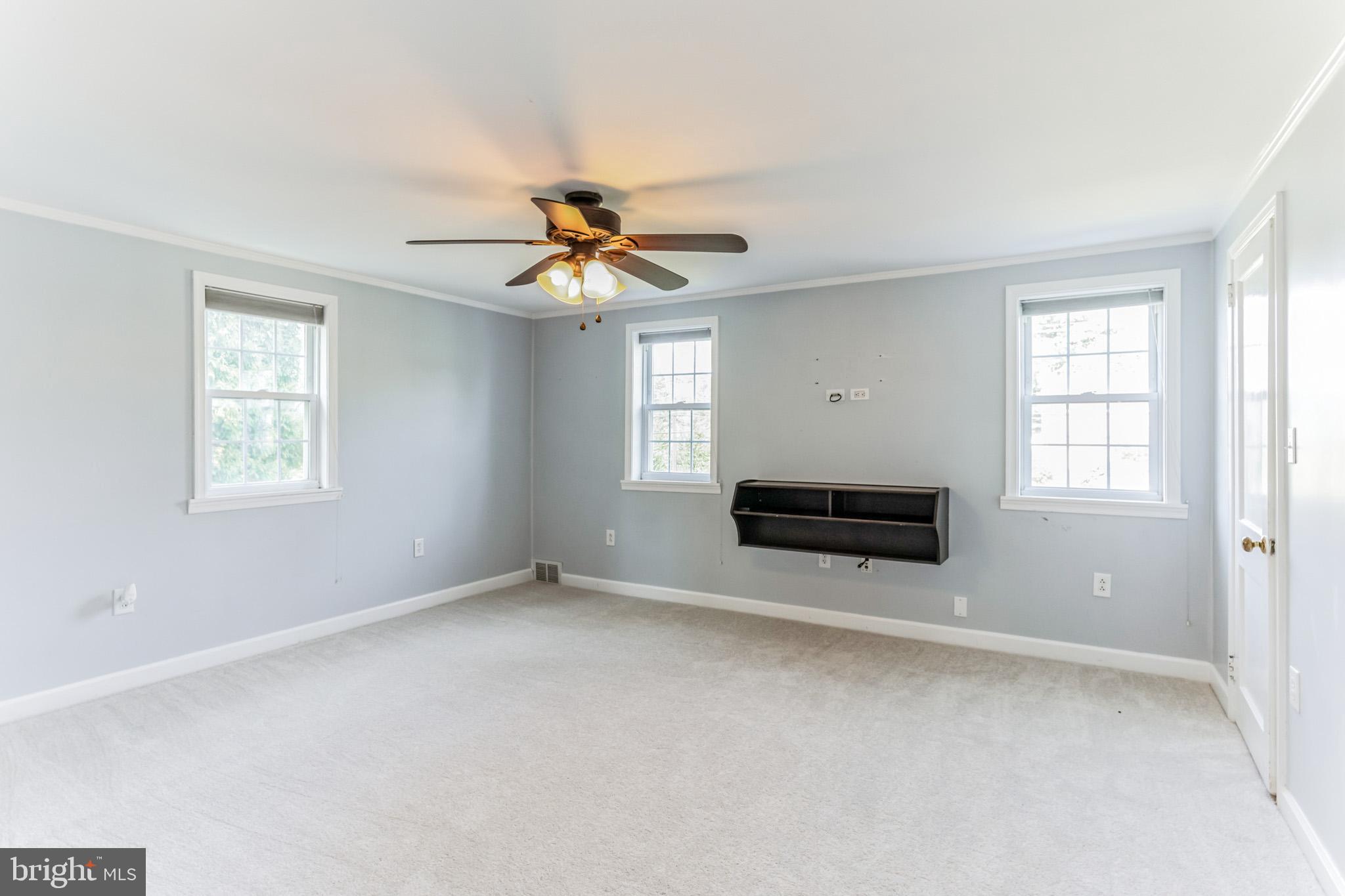 172 N WHITEHALL ROAD