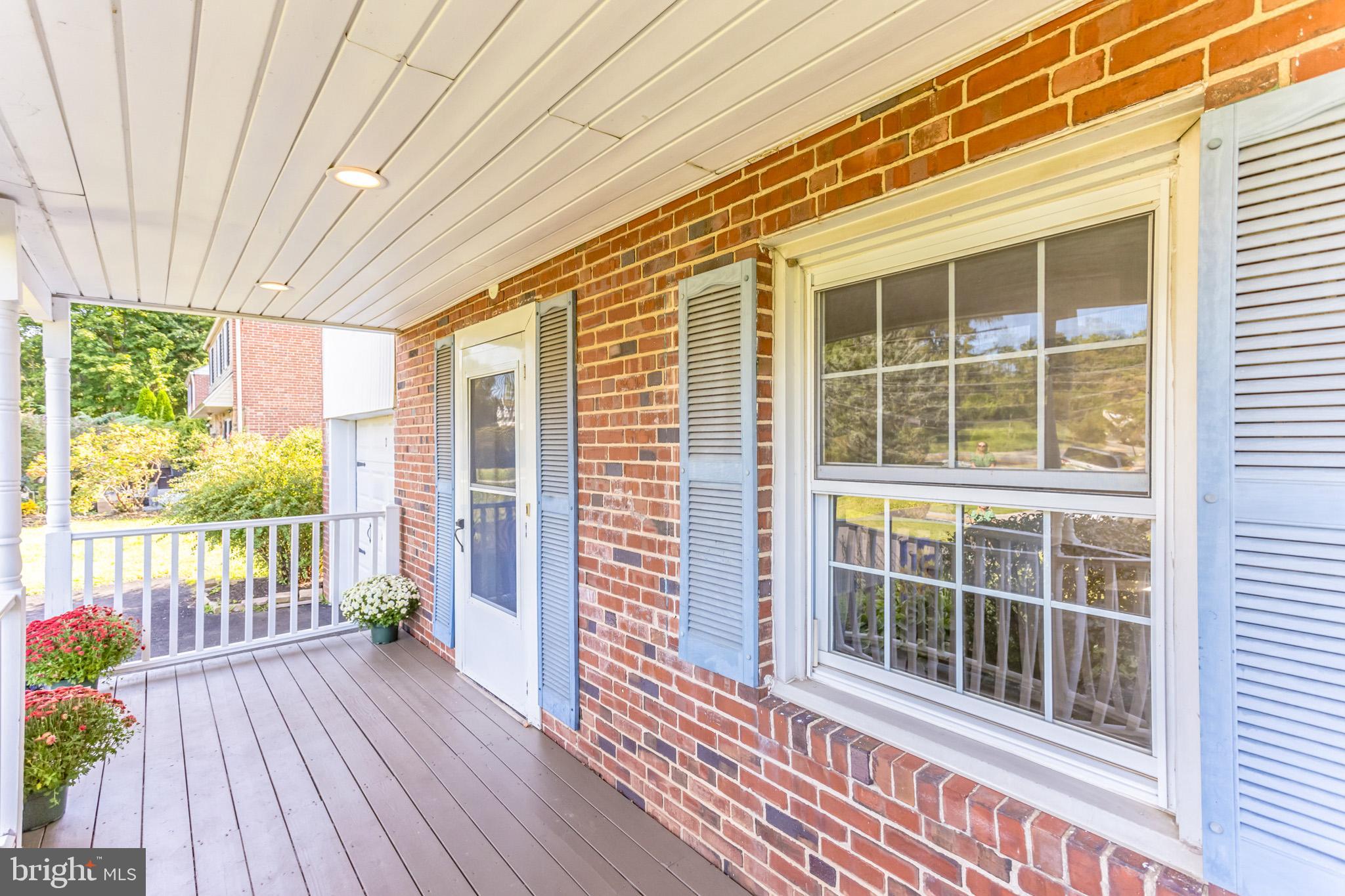 172 N WHITEHALL ROAD