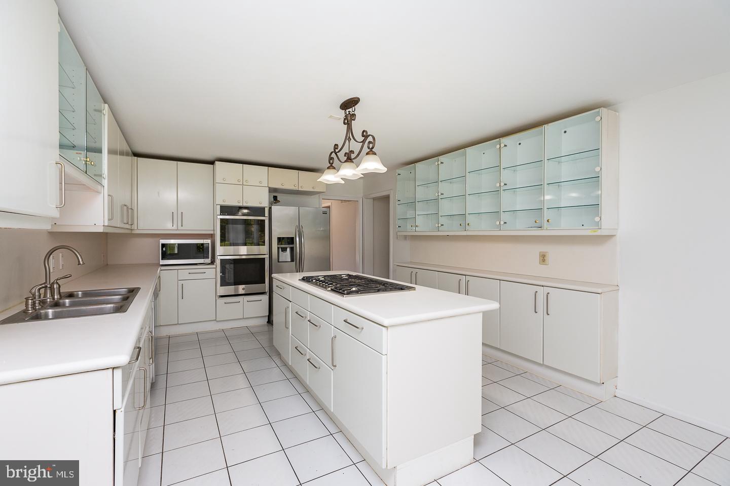 1205 Waterford COURT