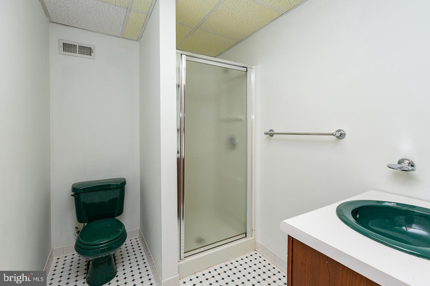 1205 Waterford COURT