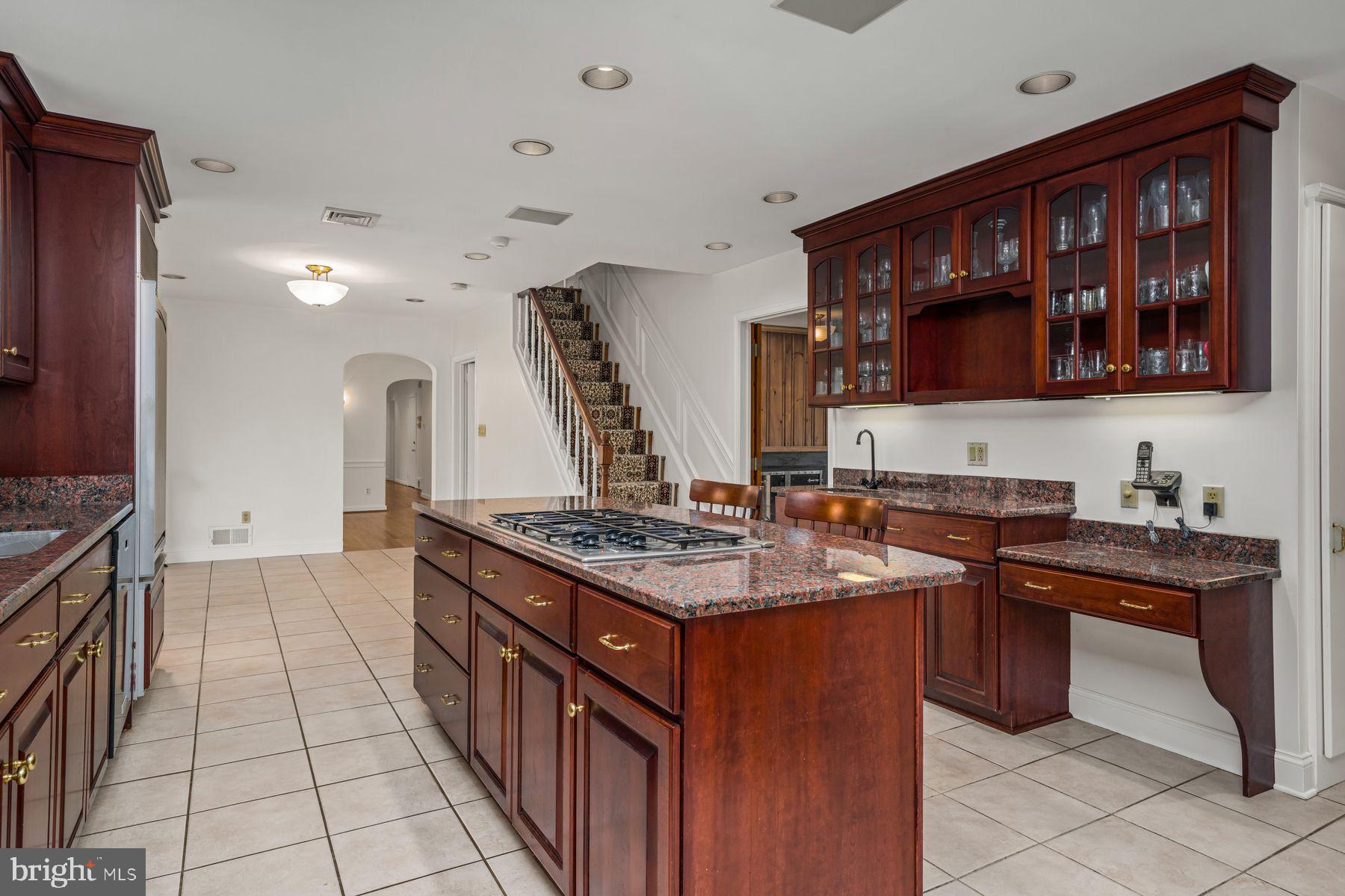 828 Merion Square ROAD