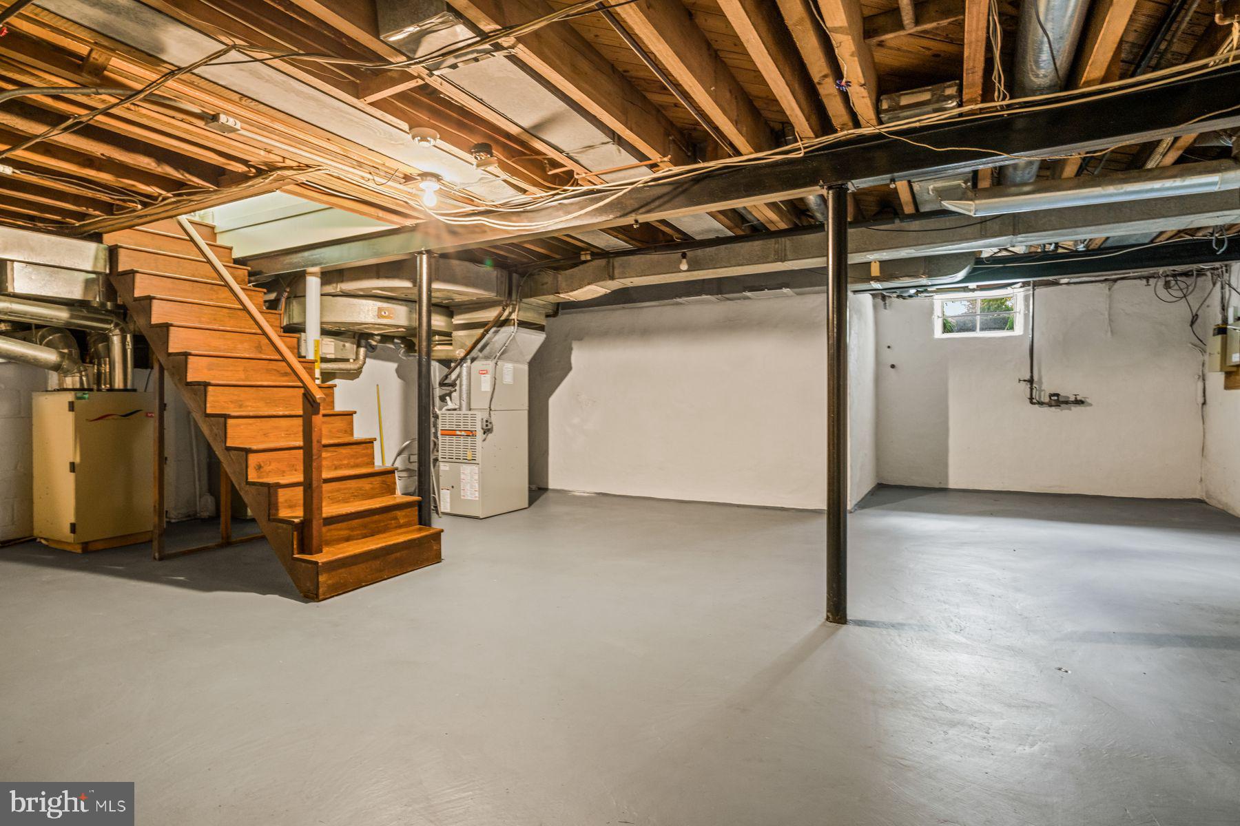 828 Merion Square ROAD