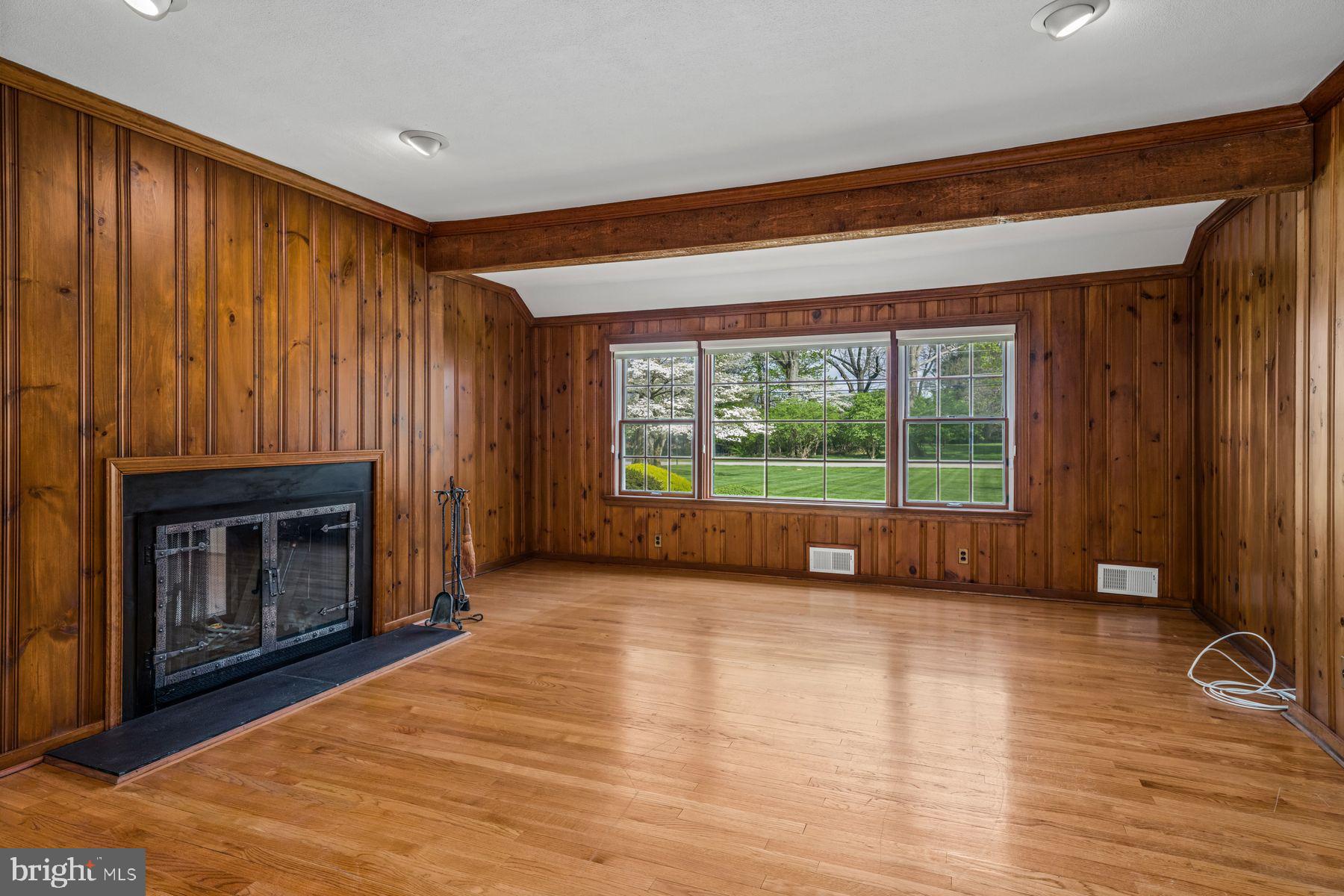 828 Merion Square ROAD