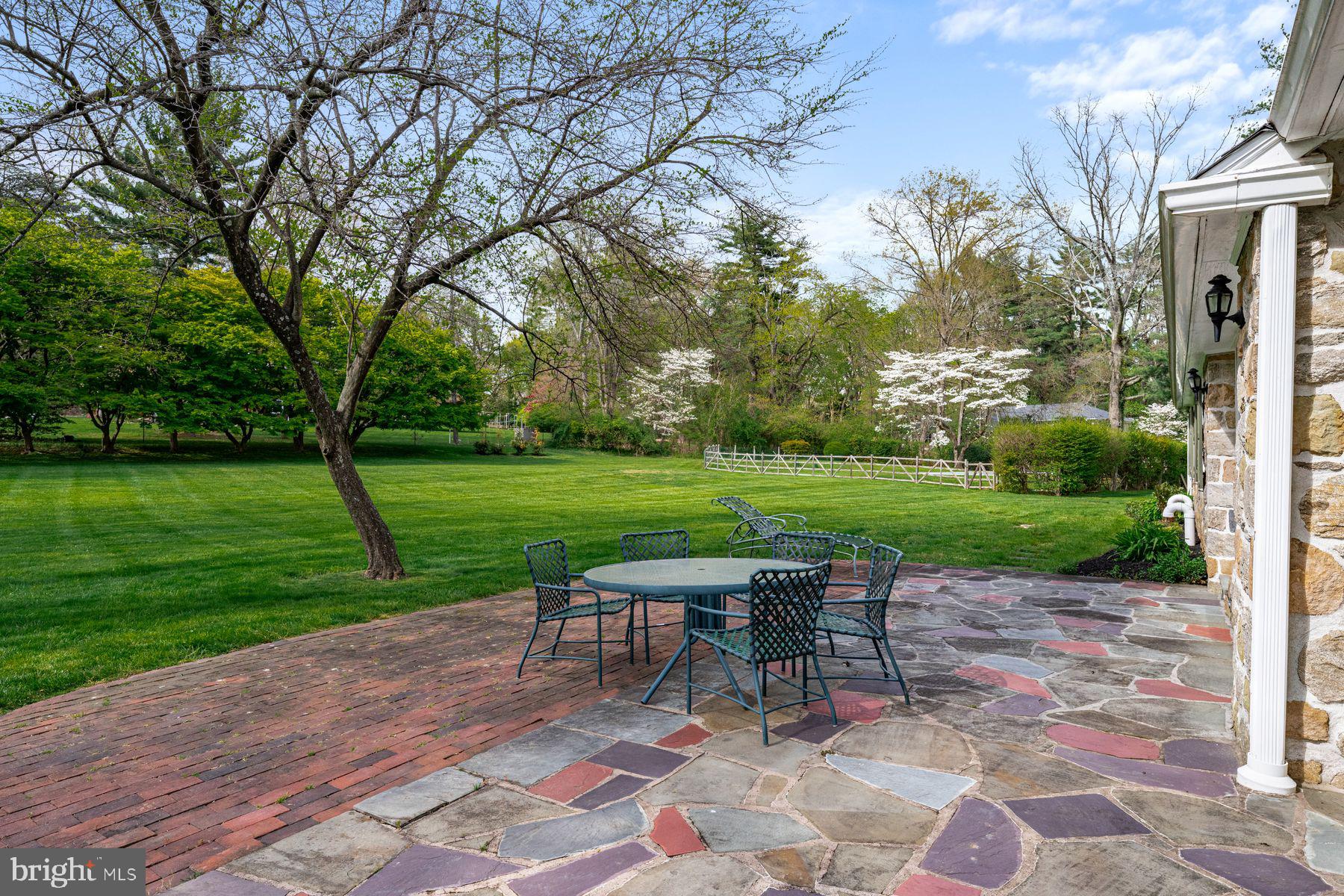 828 Merion Square ROAD