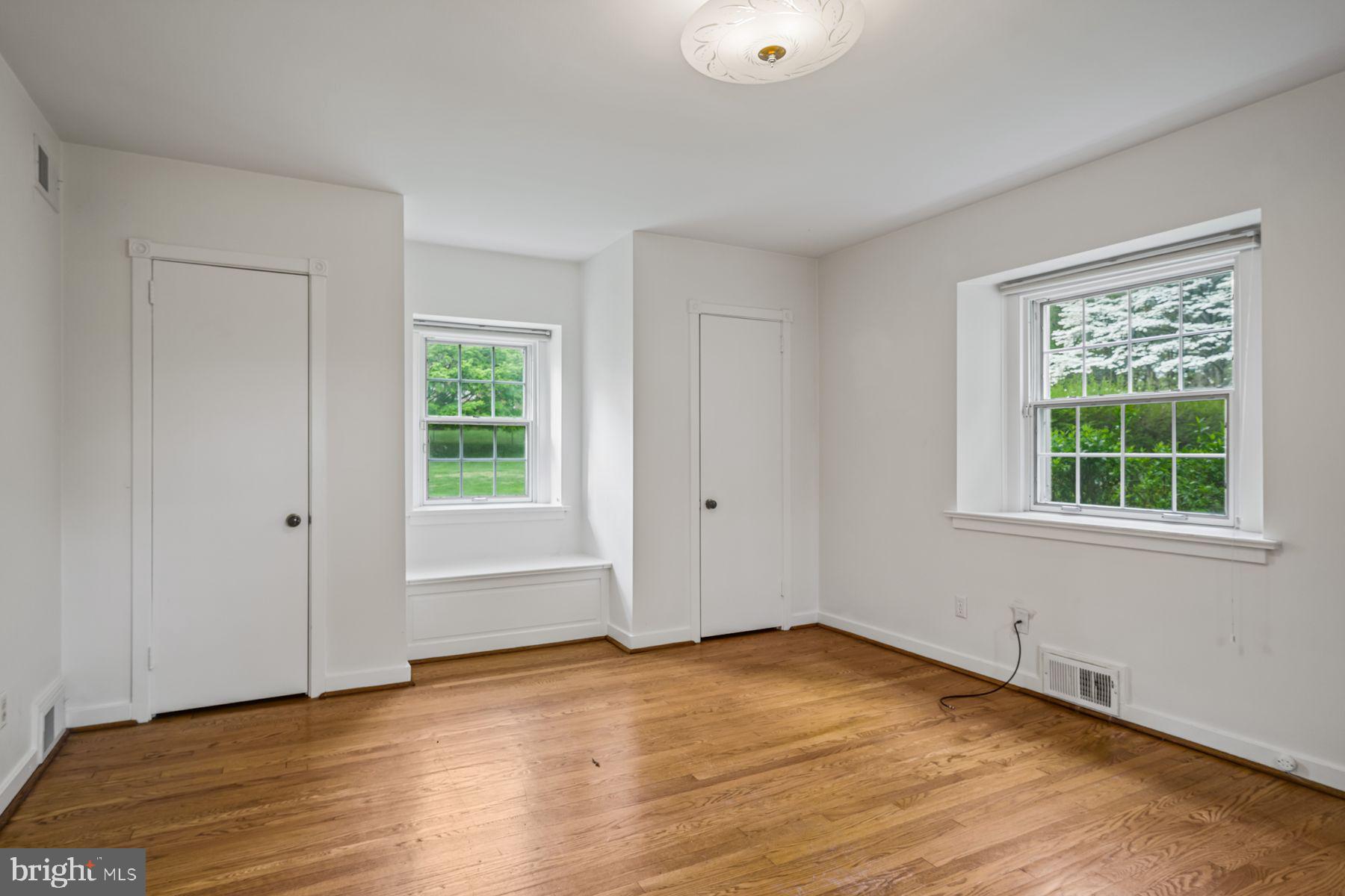 828 Merion Square ROAD