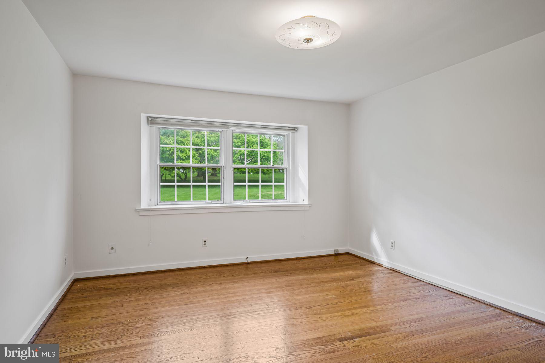 828 Merion Square ROAD