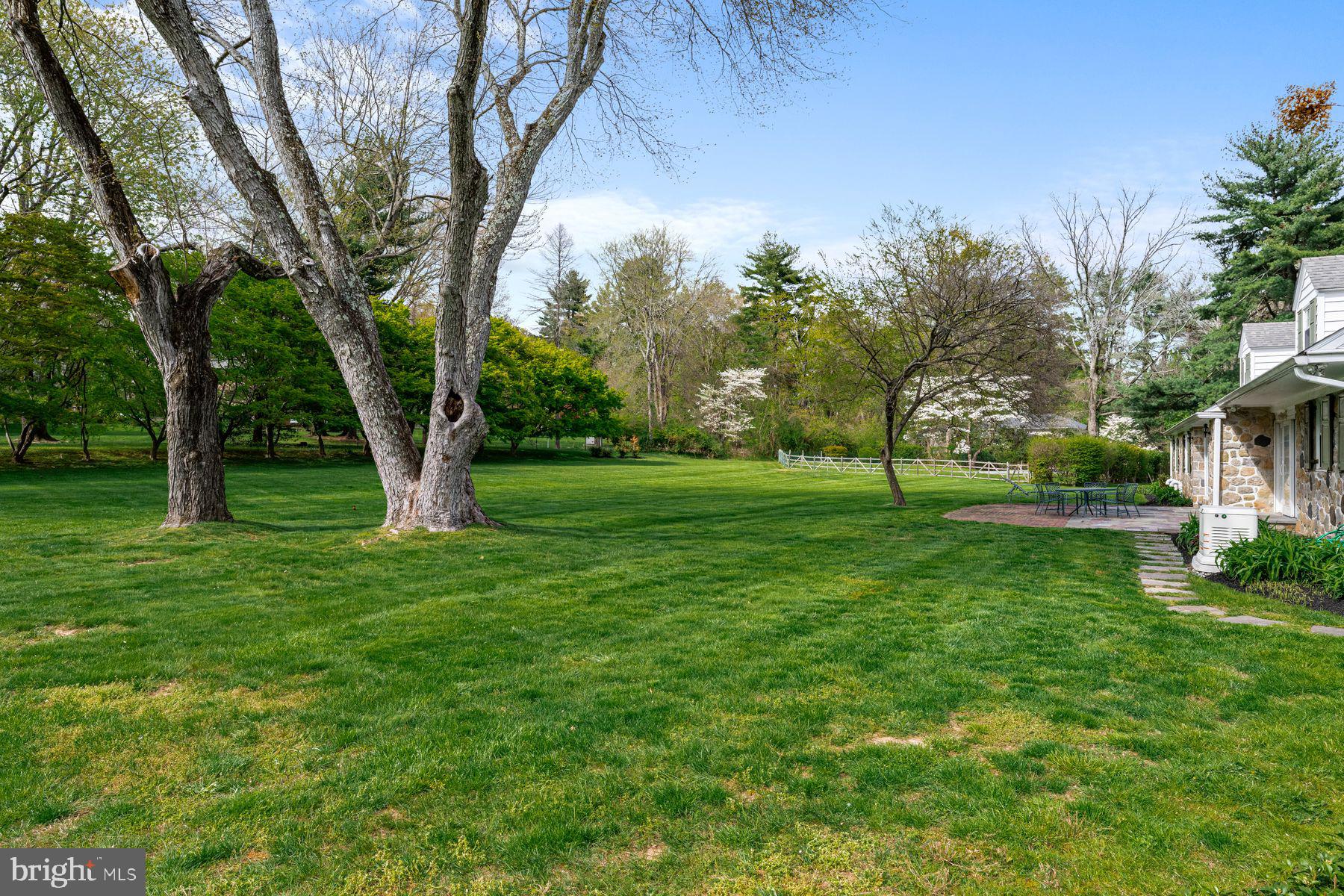 828 Merion Square ROAD