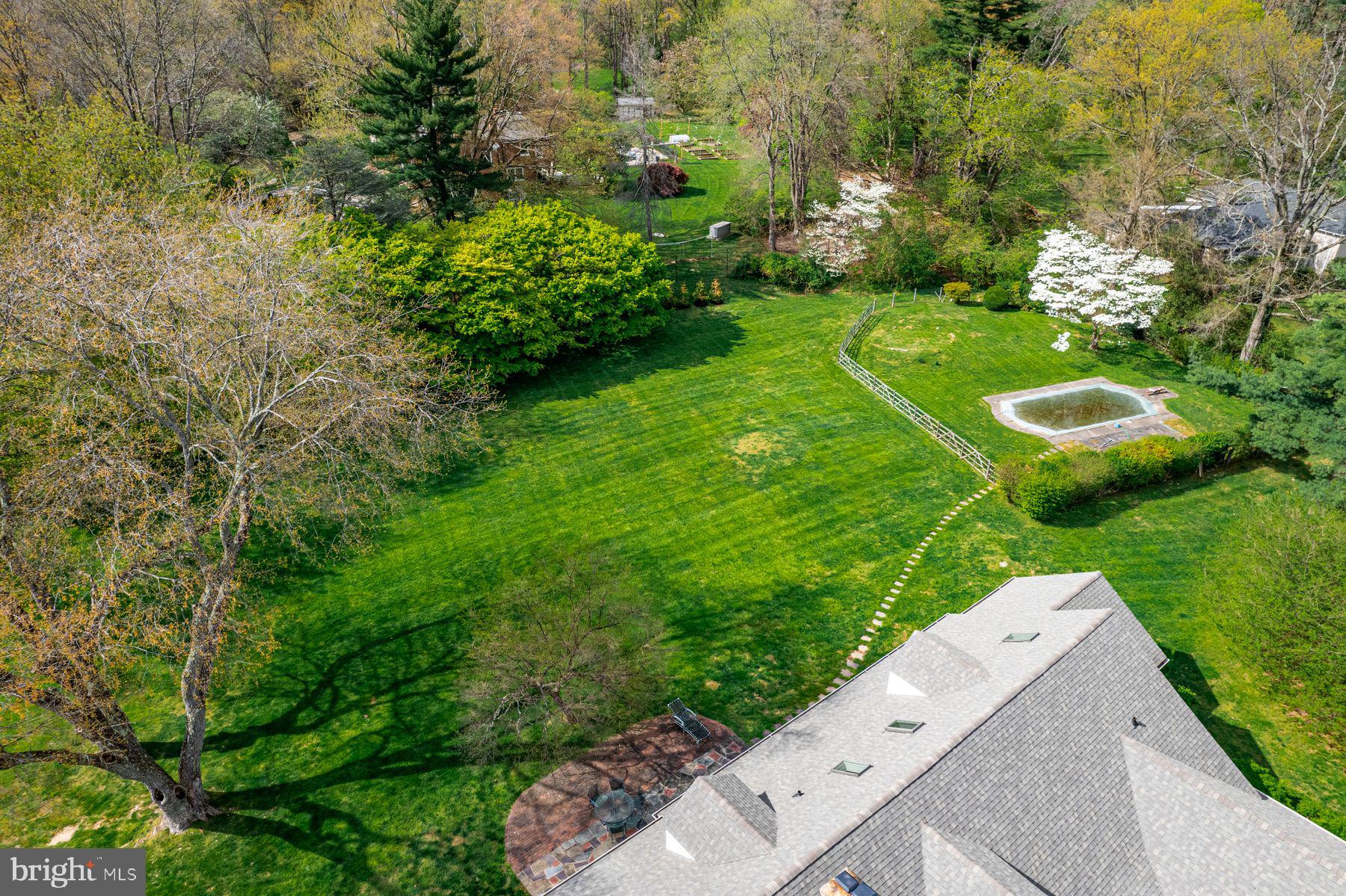 828 Merion Square ROAD