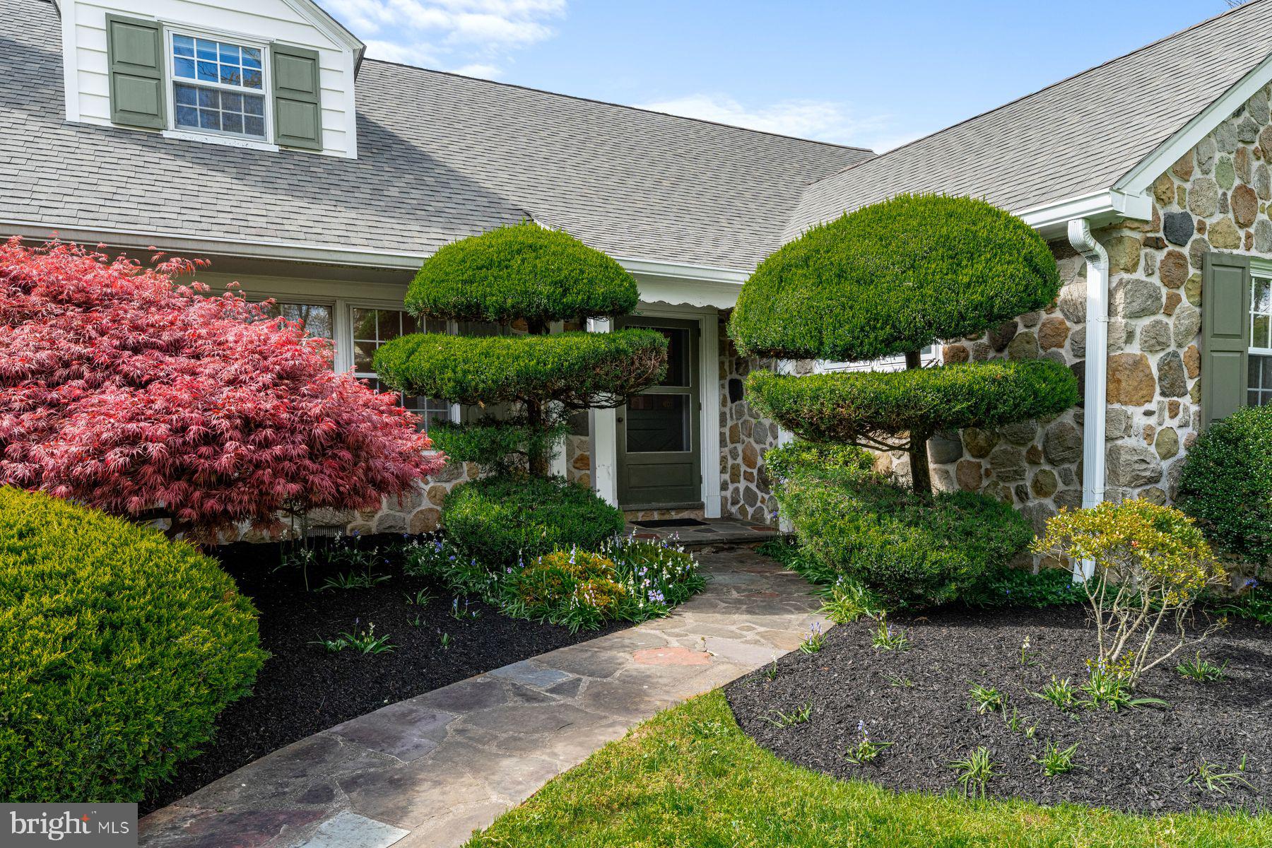 828 Merion Square ROAD