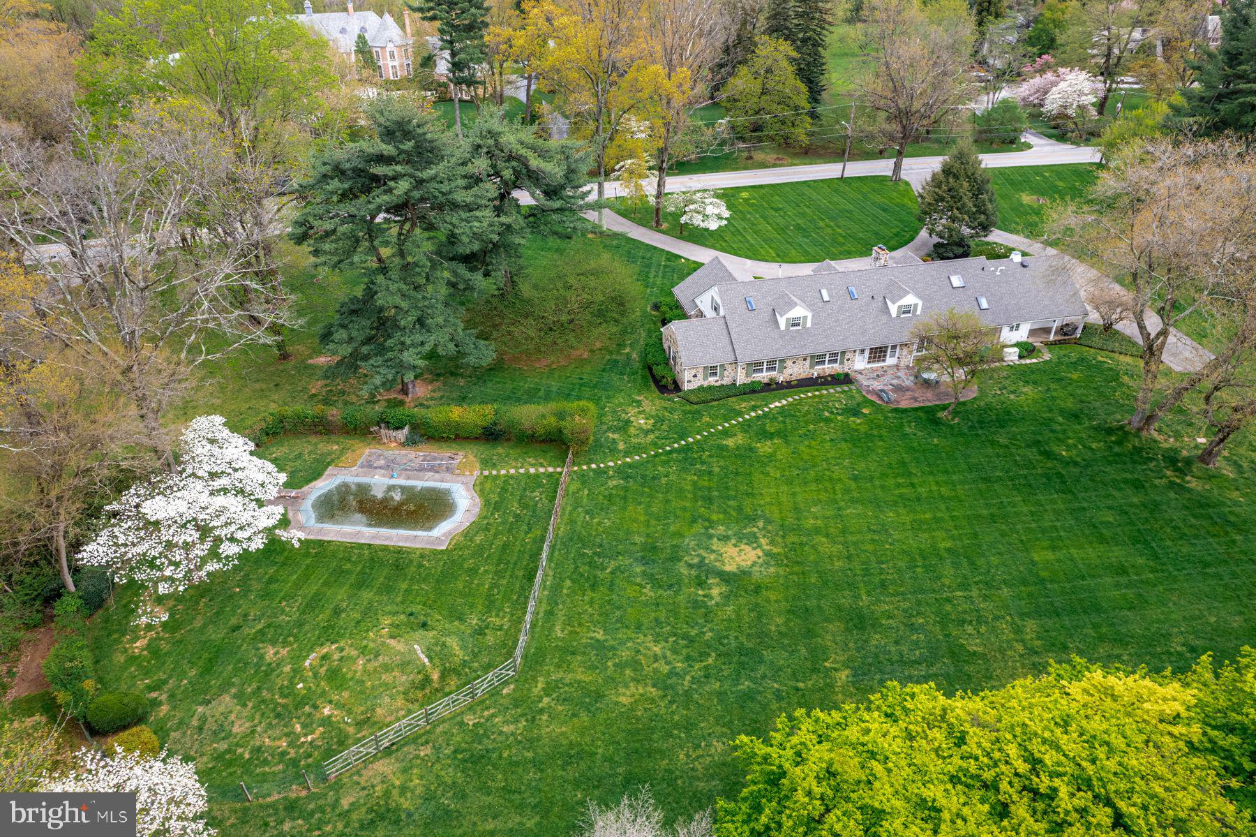 828 Merion Square ROAD