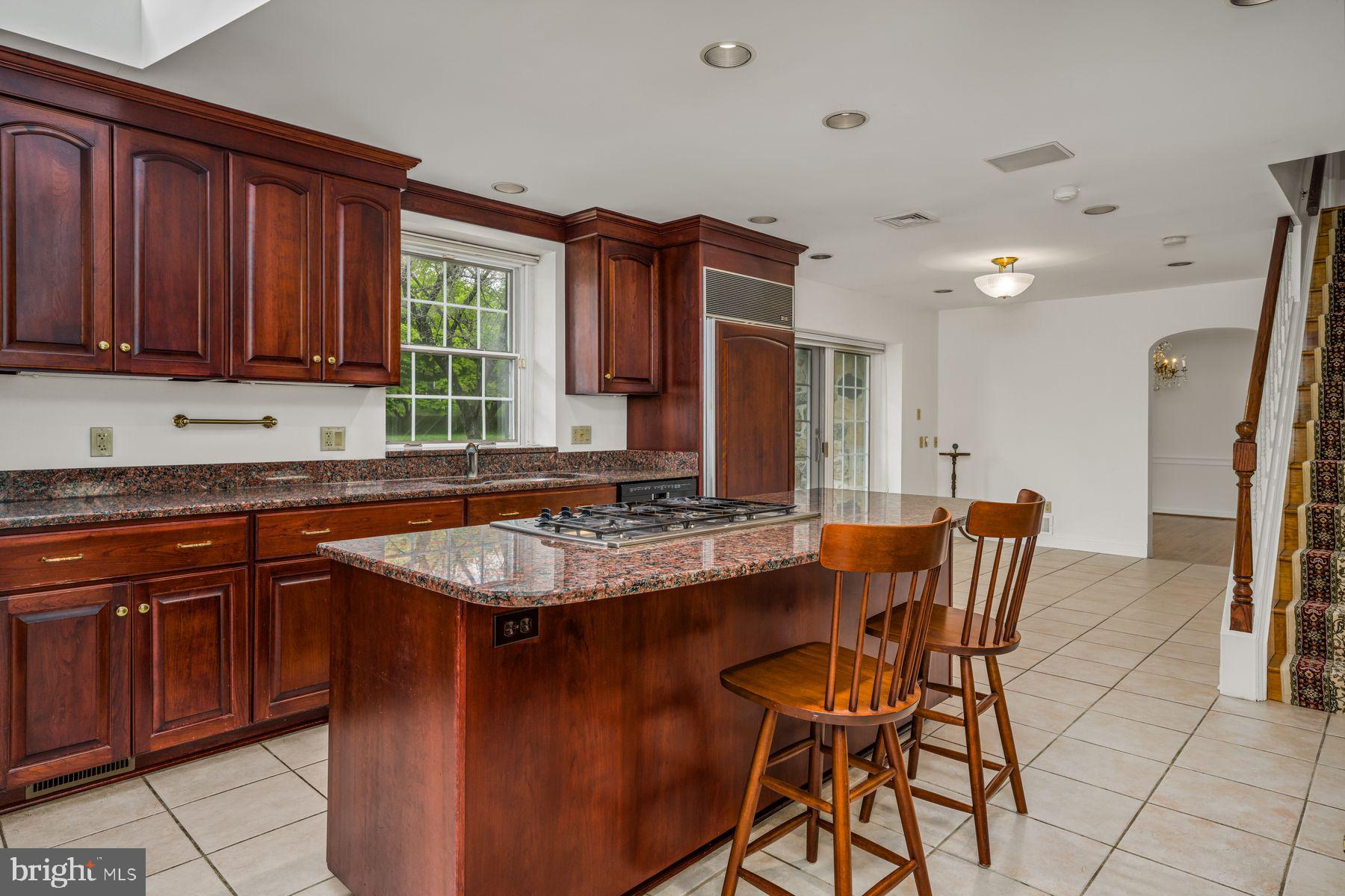 828 Merion Square ROAD