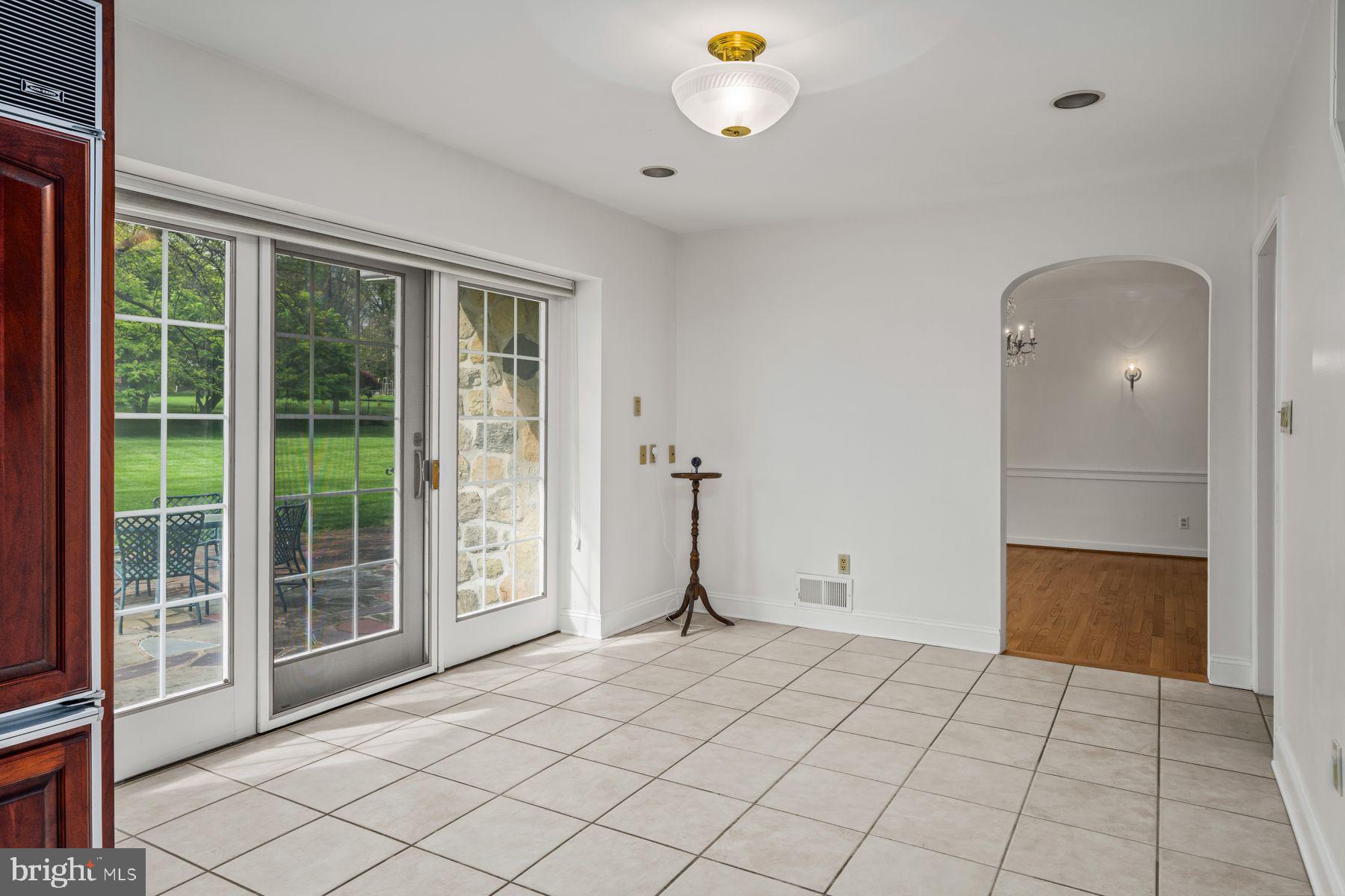 828 Merion Square ROAD