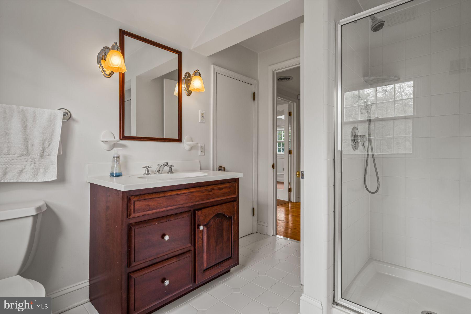 828 Merion Square ROAD