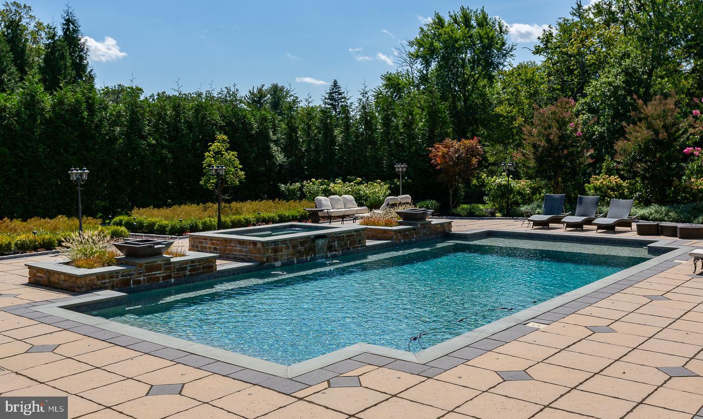 1321 Gypsy Hill ROAD