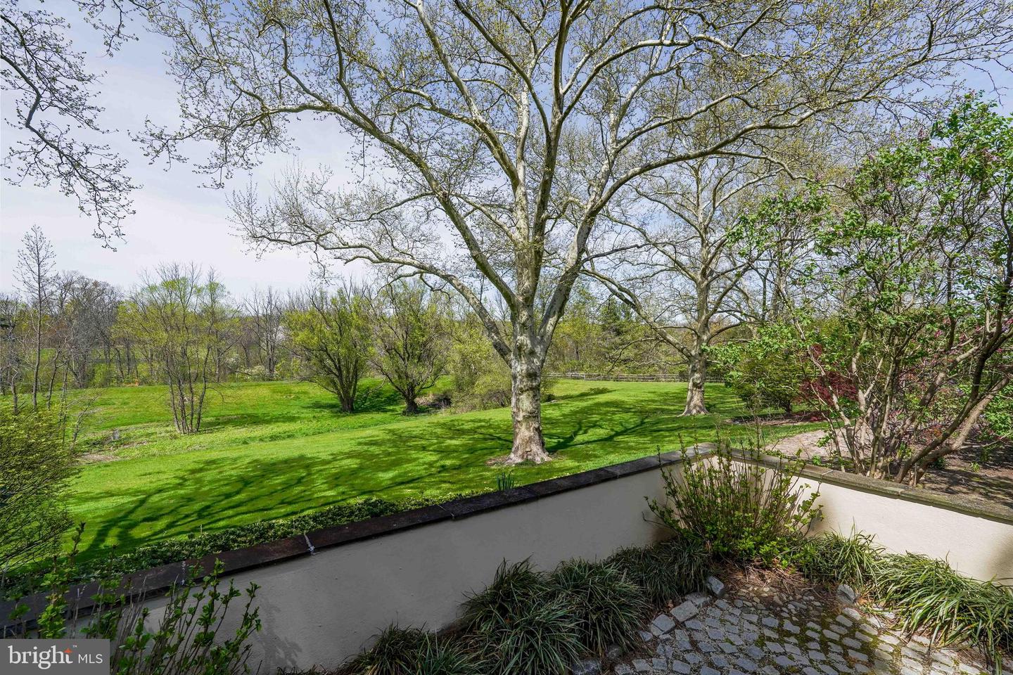 14 Springhouse Ln