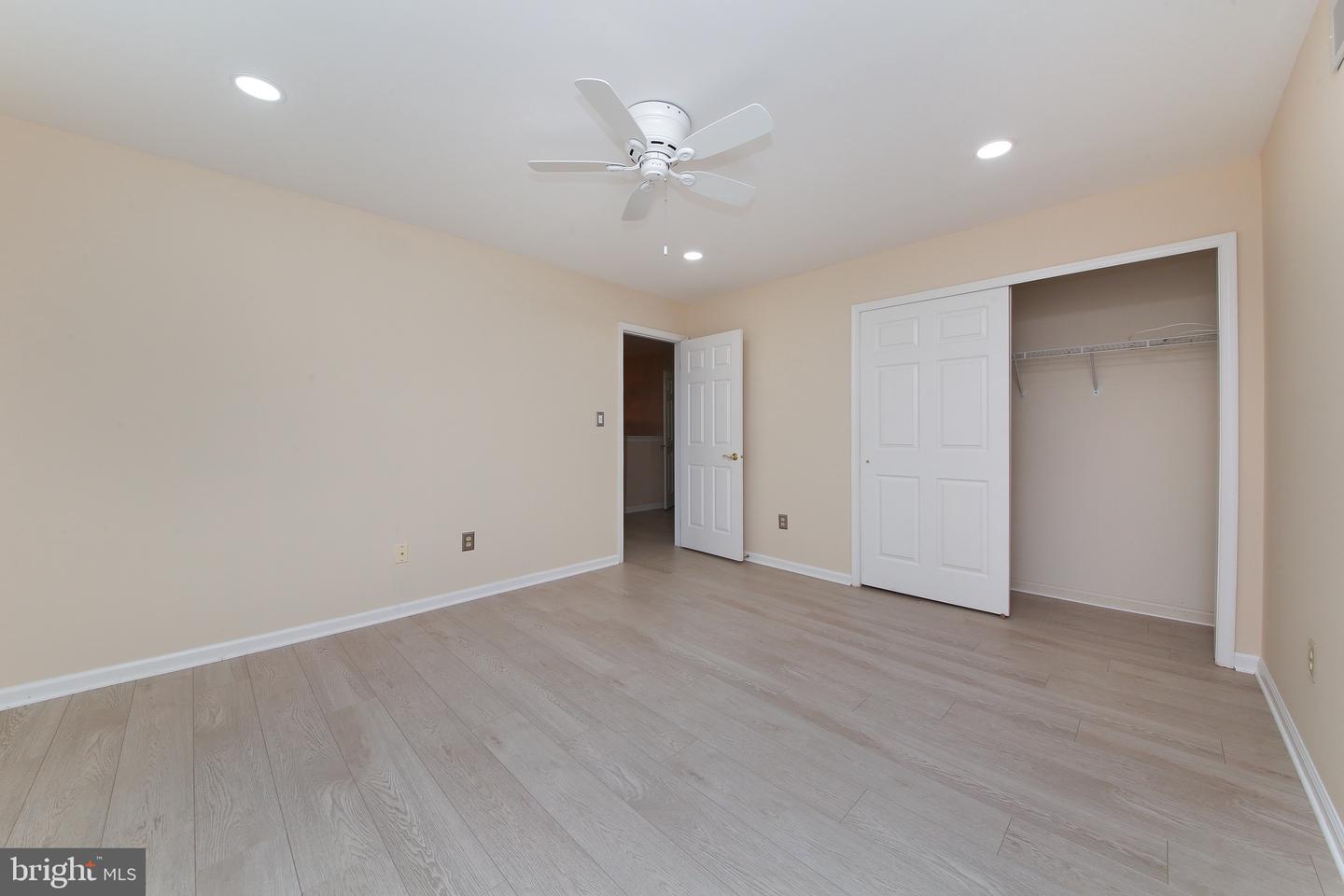 129 Canterbury Ln