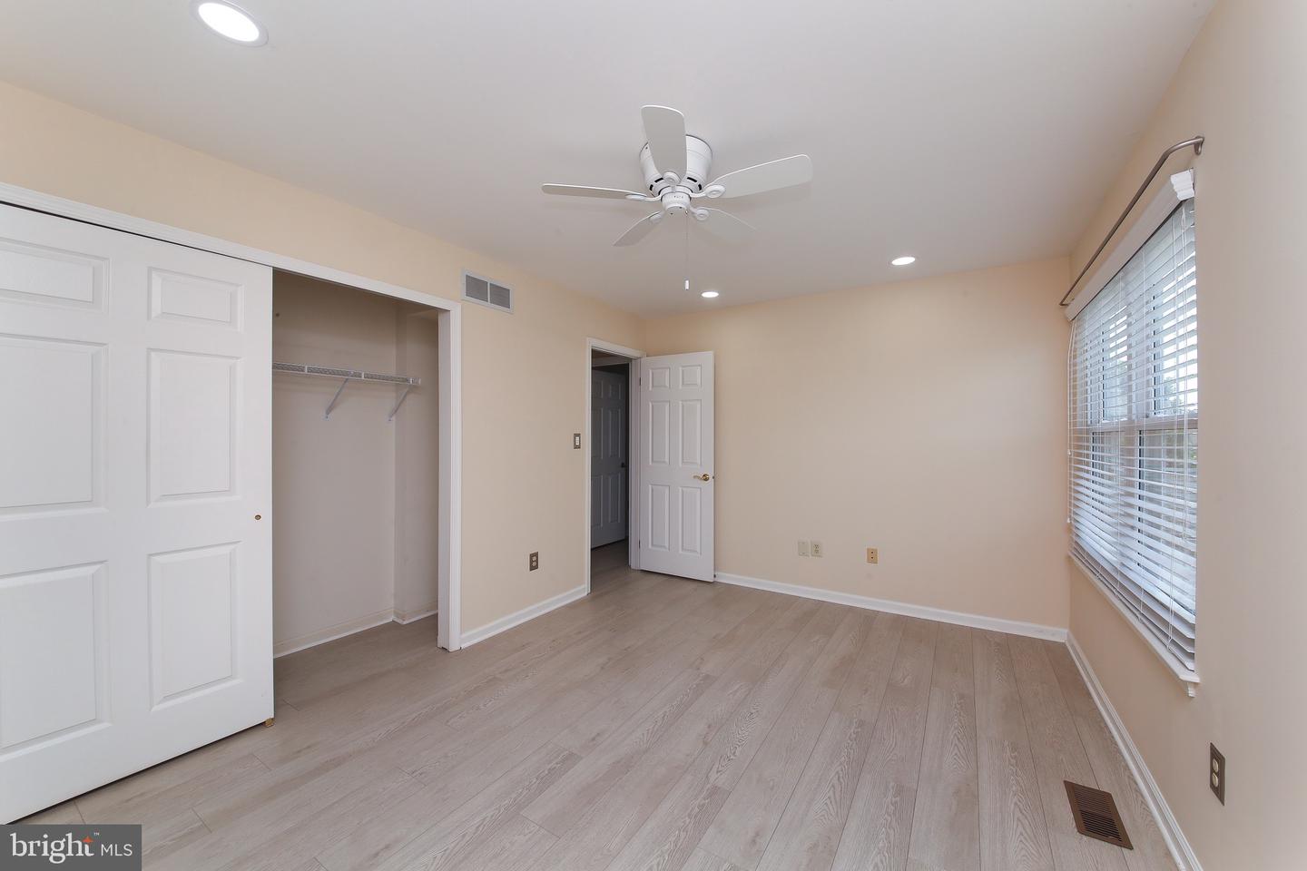 129 Canterbury Ln