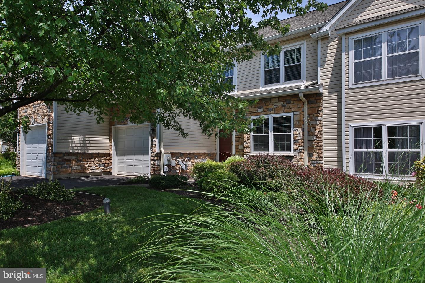 129 Canterbury Ln