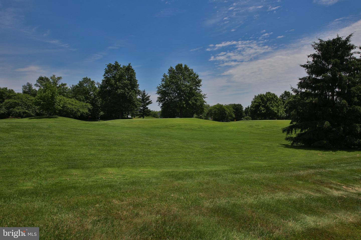129 Canterbury Ln