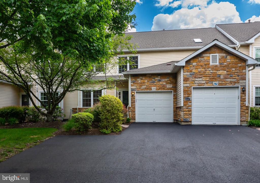 107 Gleneagles Dr