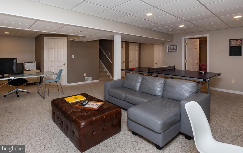 107 Gleneagles Dr