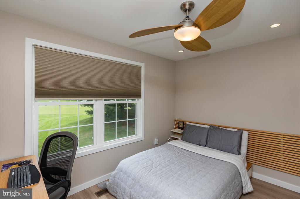 107 Gleneagles Dr