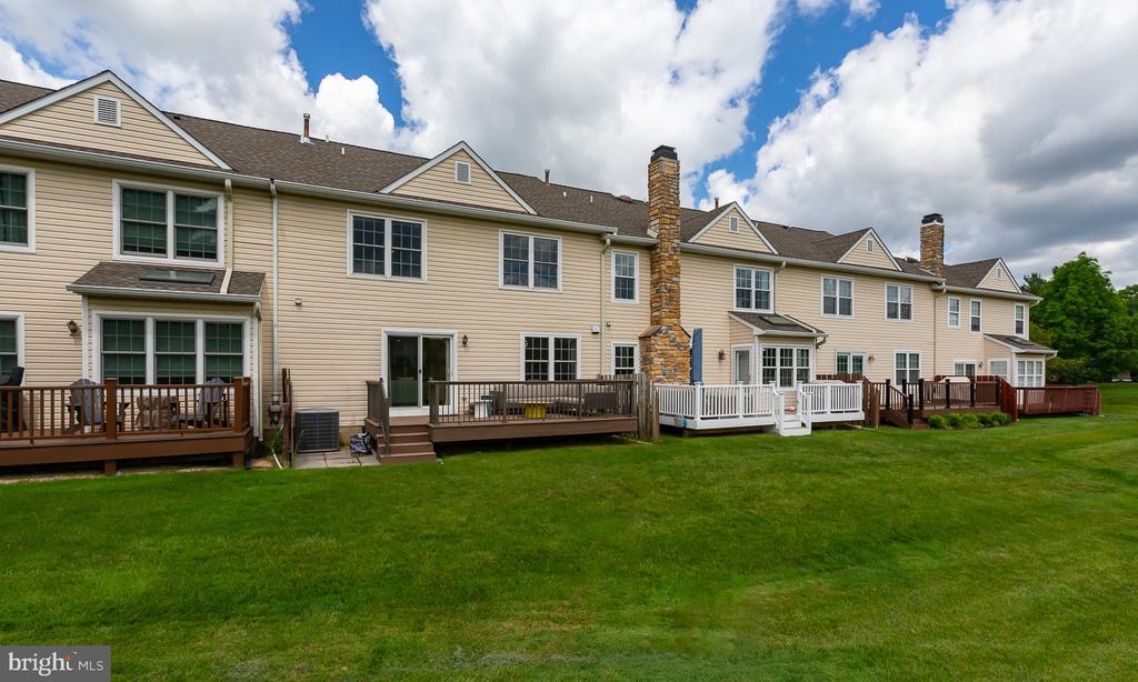107 Gleneagles Dr
