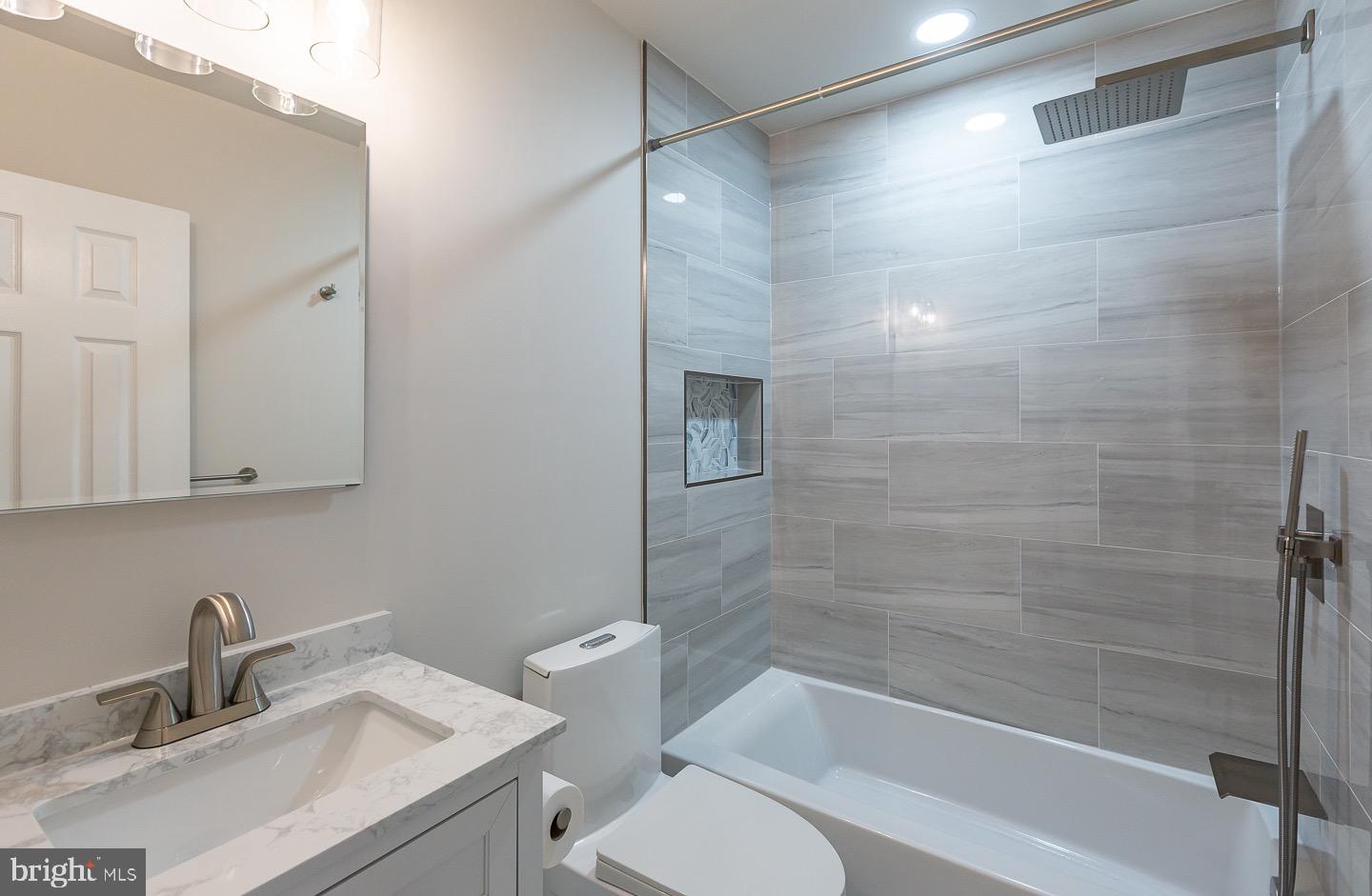 44 WINSTON CT #104 U-44