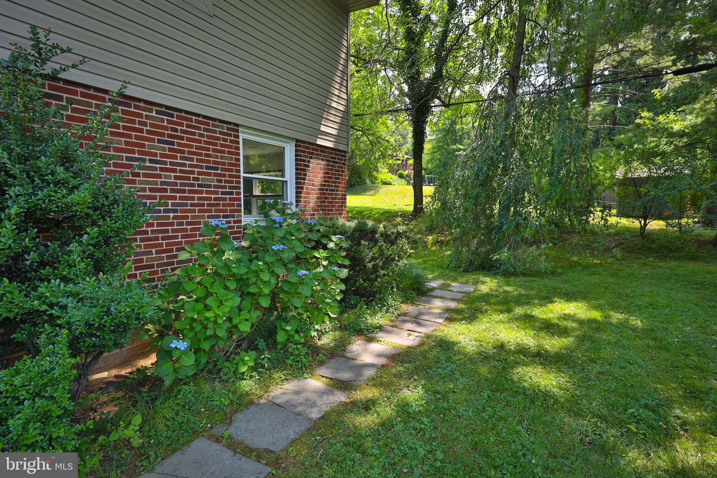 453 Twickenham Rd