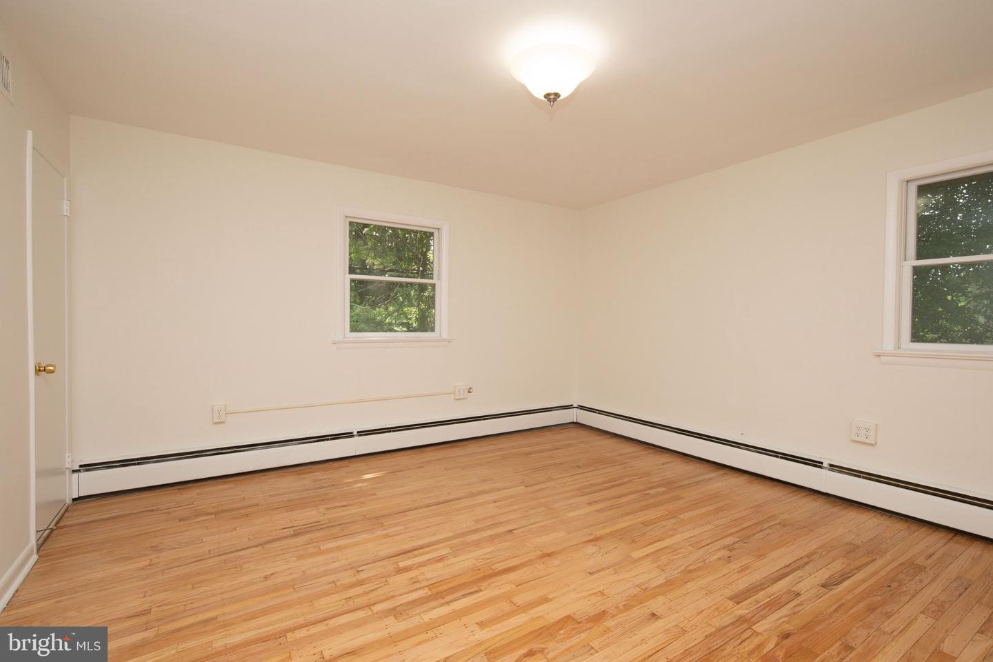 453 Twickenham Rd