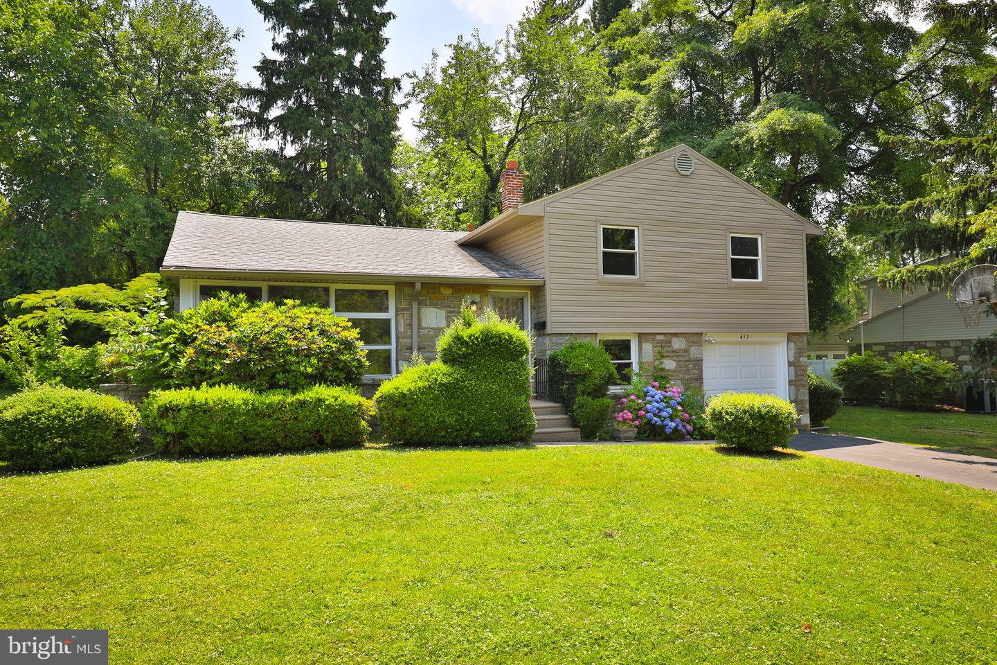 453 Twickenham Rd