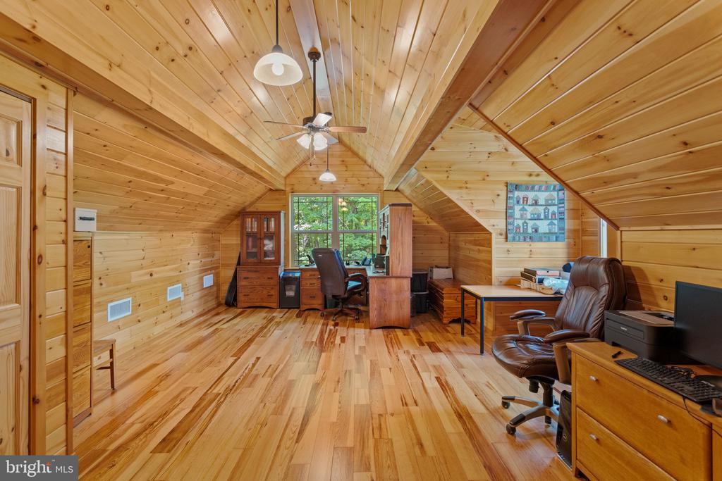 101 Colonial Dr