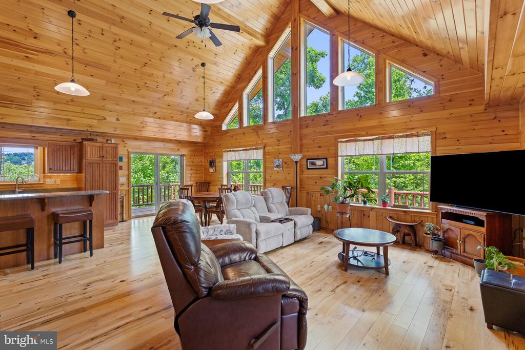 101 Colonial Dr