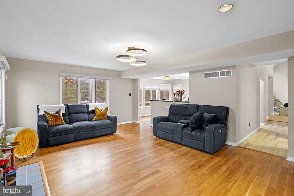 828 Redgate Rd