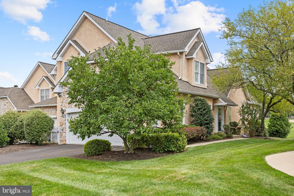 125 Sawgrass Dr