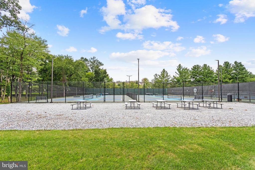 125 Sawgrass Dr