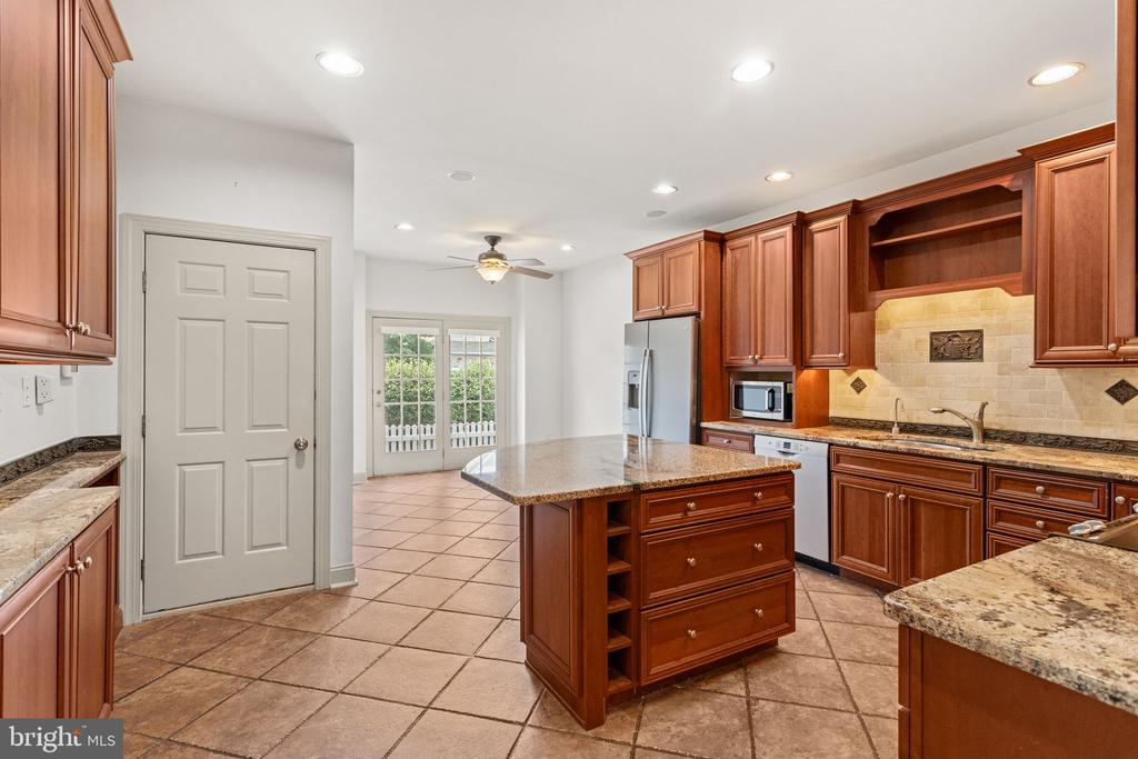 125 Sawgrass Dr