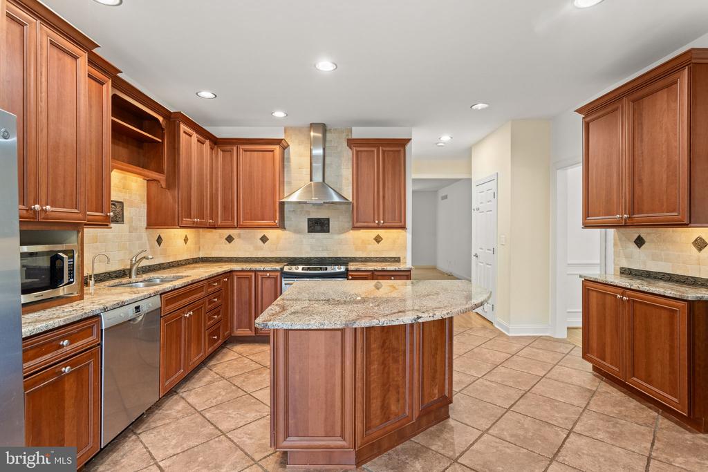 125 Sawgrass Dr