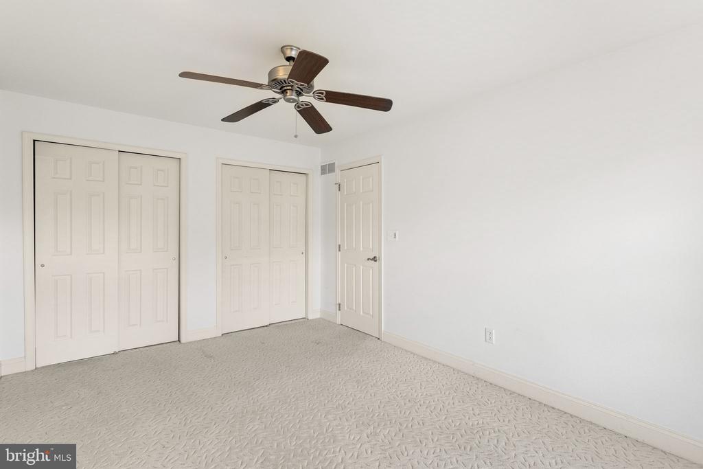 125 Sawgrass Dr