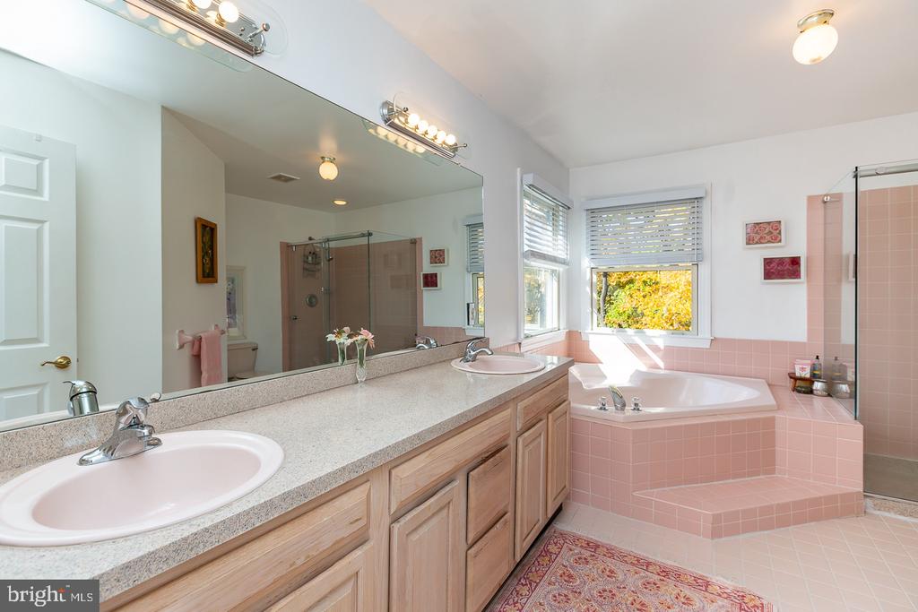 134 Chinaberry Dr